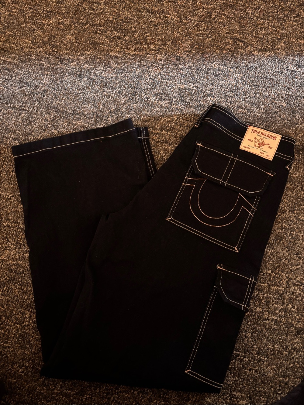 True Religion Black Wide-Leg Cargo Jeans with White Stitching - Picture 2 of 4